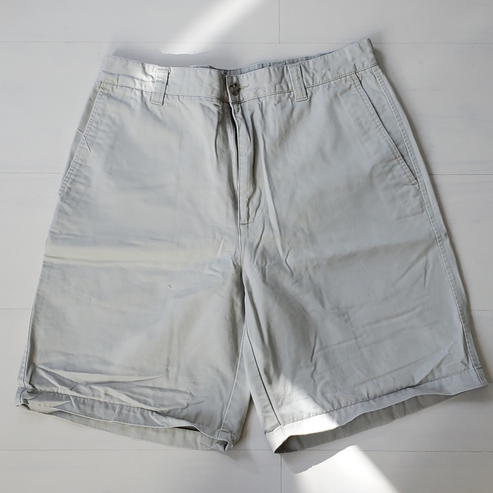 Dockers Mens Size 32 Shorts Classic Flat Front Khaki Chino Shorts Beige khakis